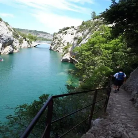 Ξενοδοχείο με κάψουλες La Roulotte Du Verdon Quinson