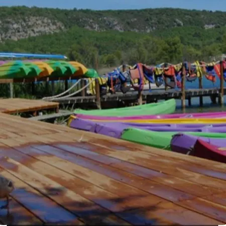 Ξενοδοχείο με κάψουλες La Roulotte Du Verdon *